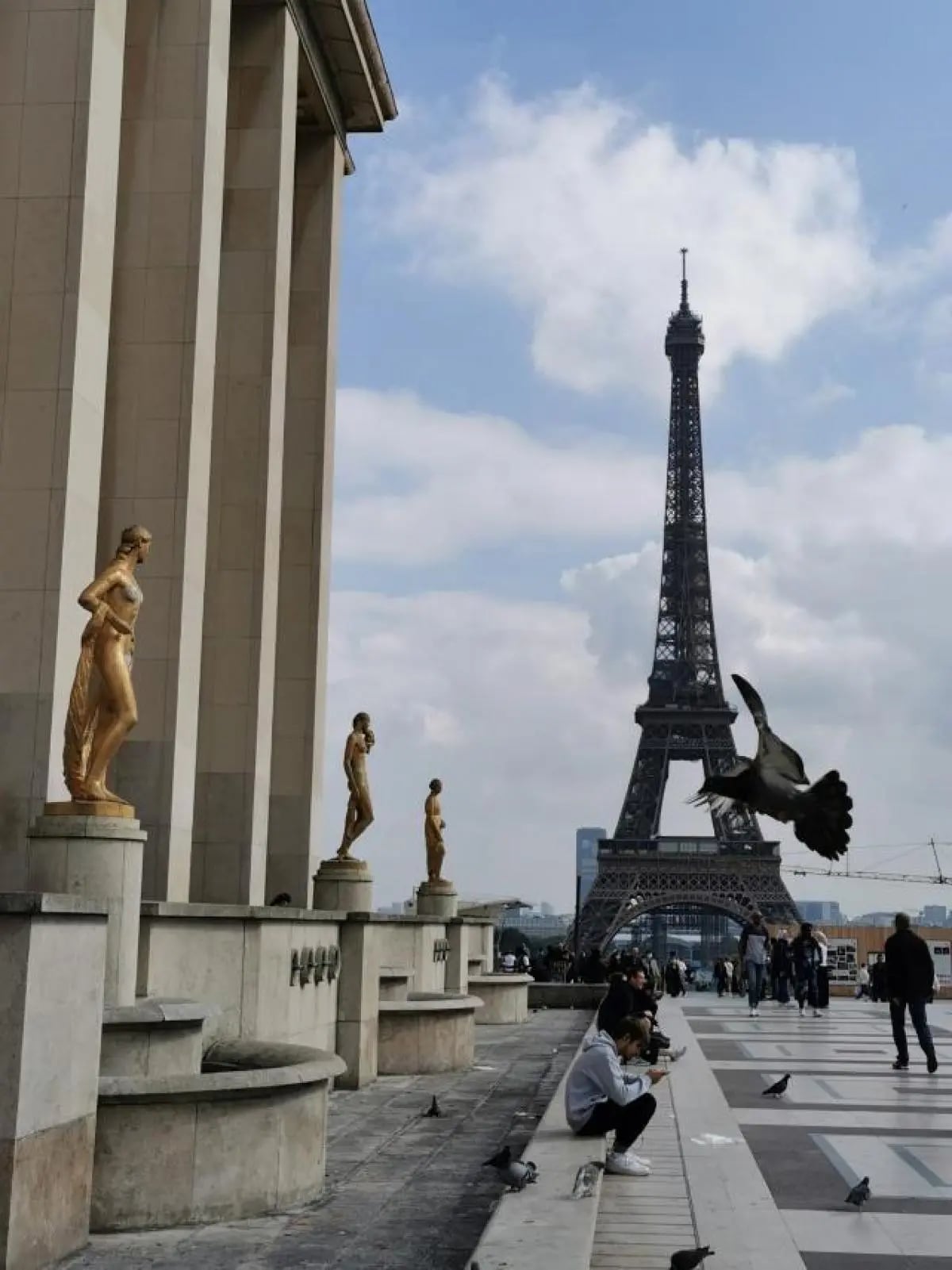 L'Arc de Triomphe, Wrapped -another manifesto of Christo's freedom and proof that nothing is impossible 15