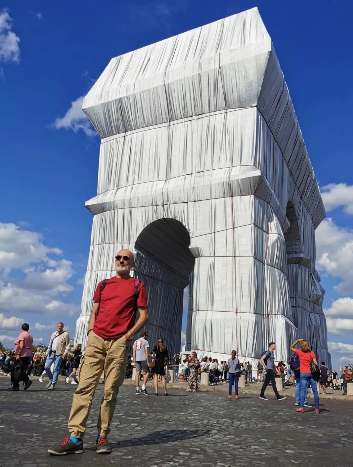 L'Arc de Triomphe, Wrapped -another manifesto of Christo's freedom and proof that nothing is impossible 20