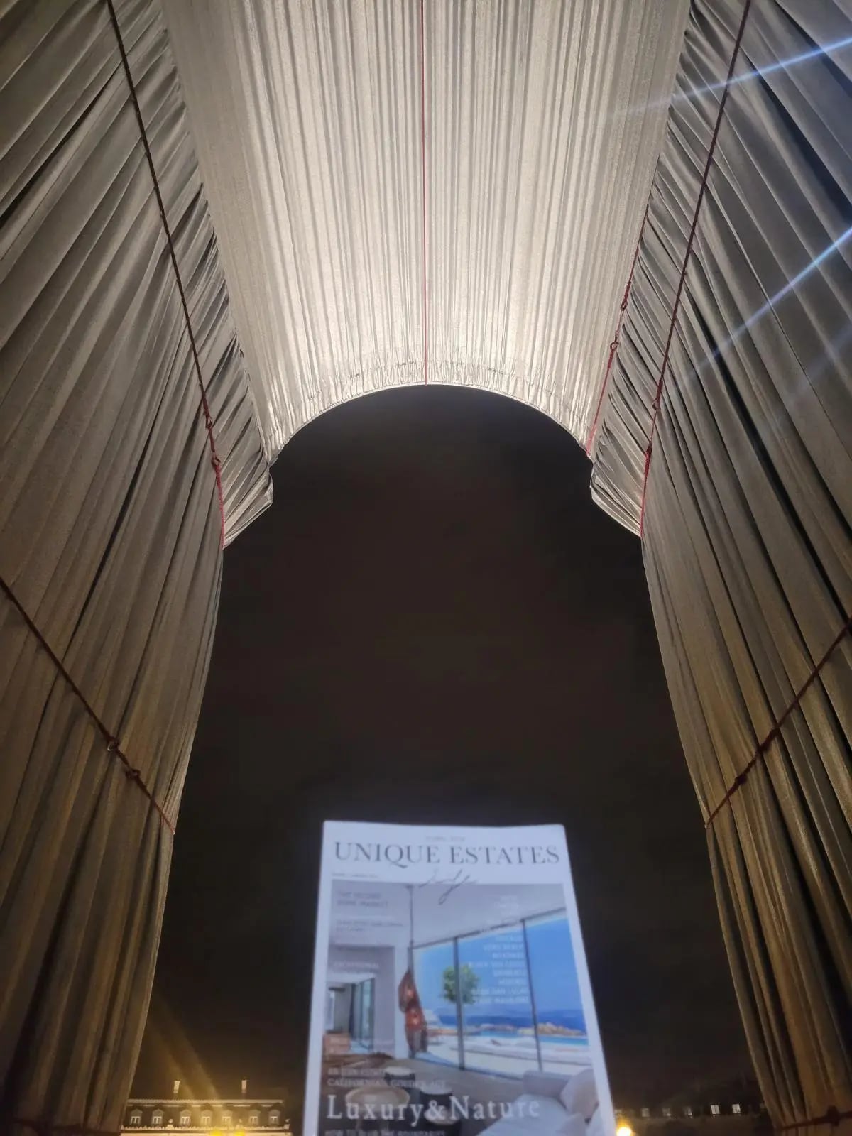 L'Arc de Triomphe, Wrapped -another manifesto of Christo's freedom and proof that nothing is impossible 22