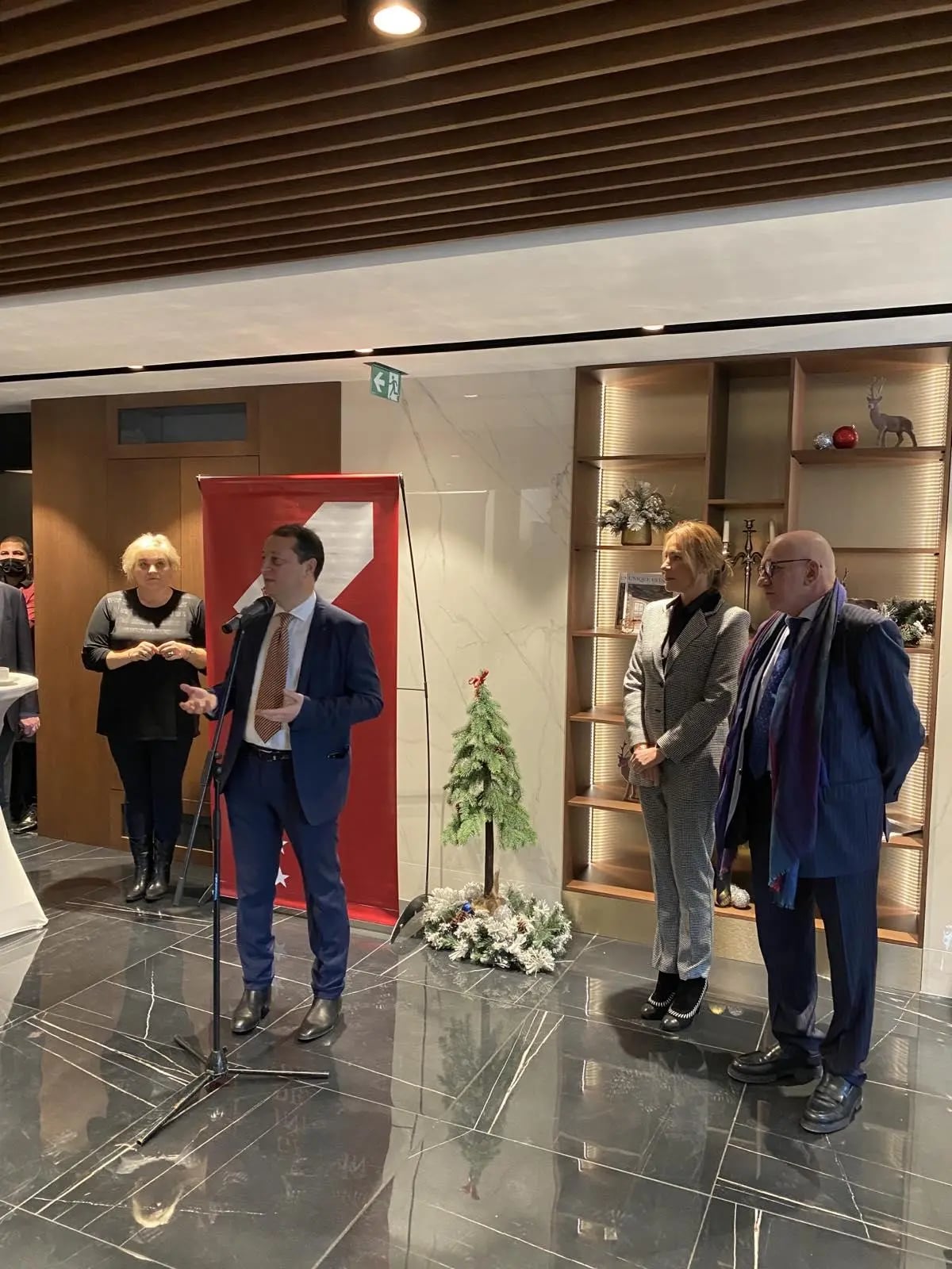 Коледен брънч на Unique Estates, BLD и BBLF в „тайните градини“ на Лозенец 11