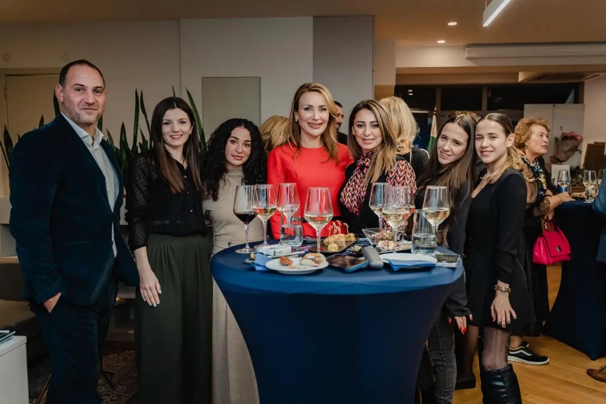 Предпразничен коктейл Meet BBLF Success: Dubai Property Cocktail 3