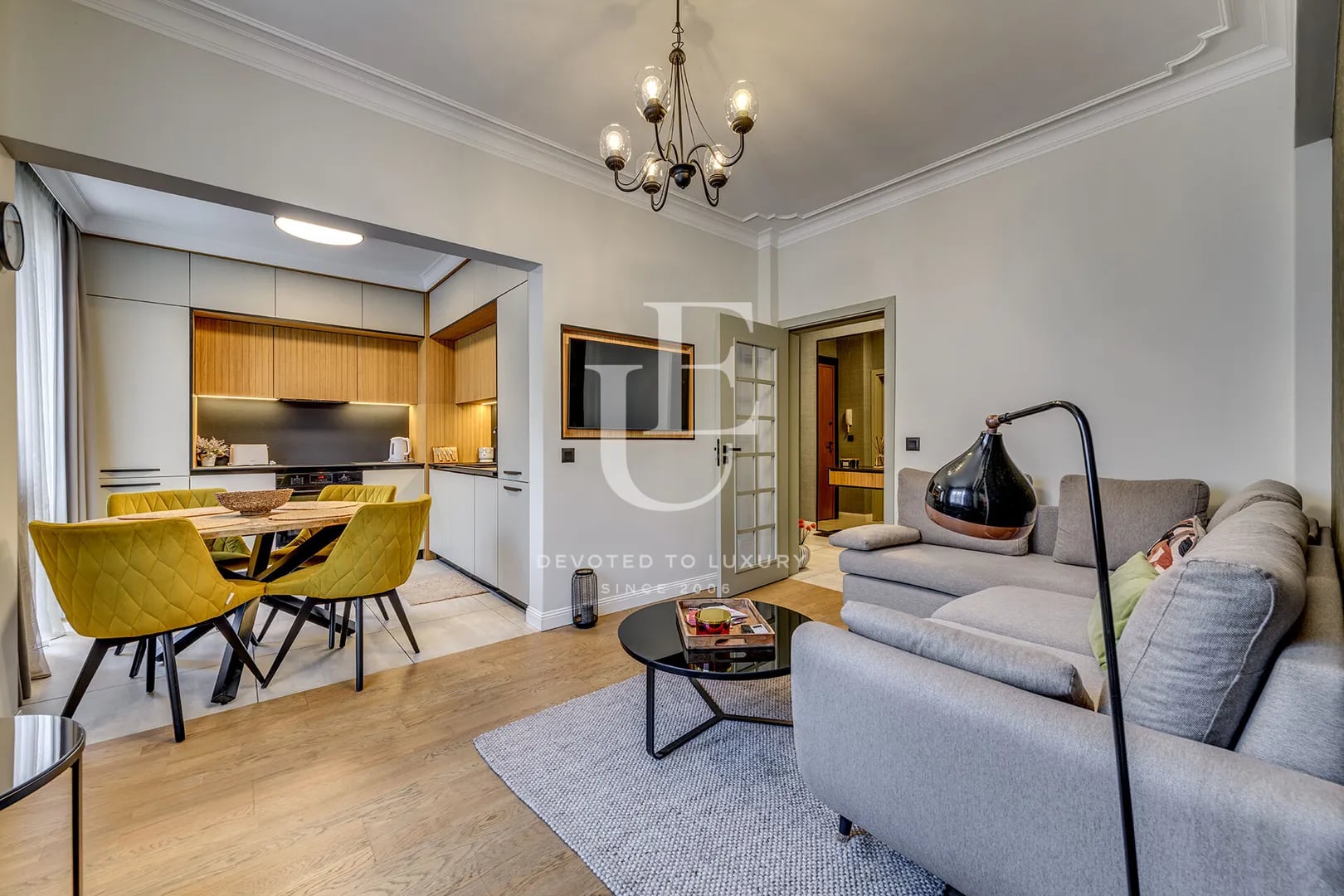 Two-bedroom apartment for sale opposite the Courthouse