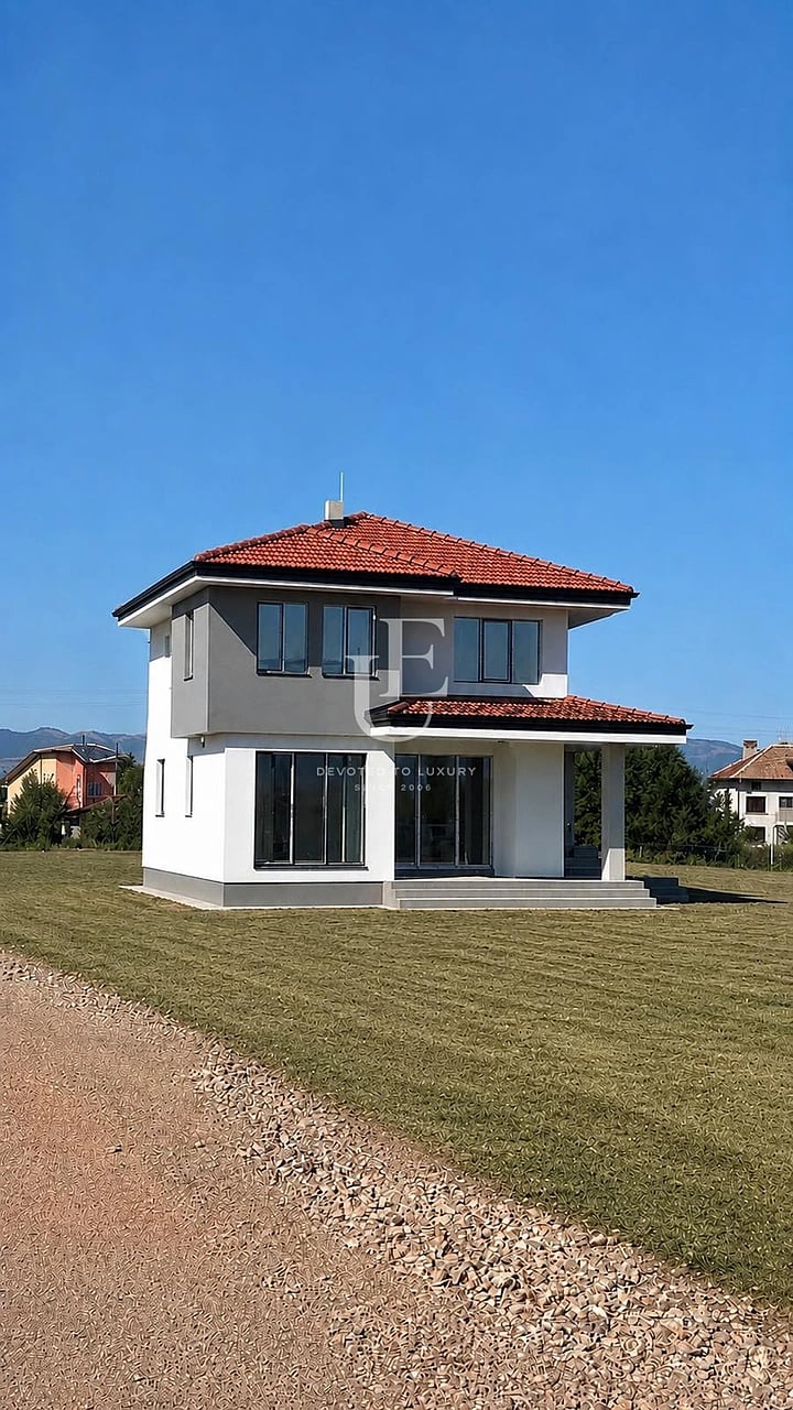Detached house for sale in the village of Ravno Pole