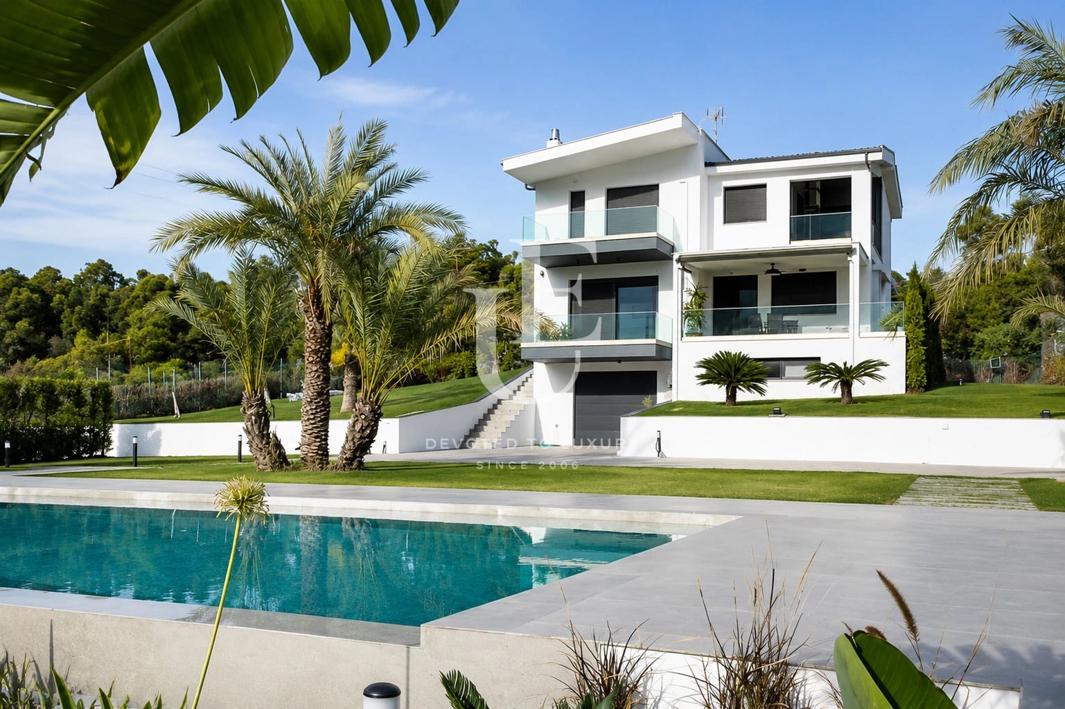 Luxury House for Sale in Halkidiki, Just Steps from the Sea