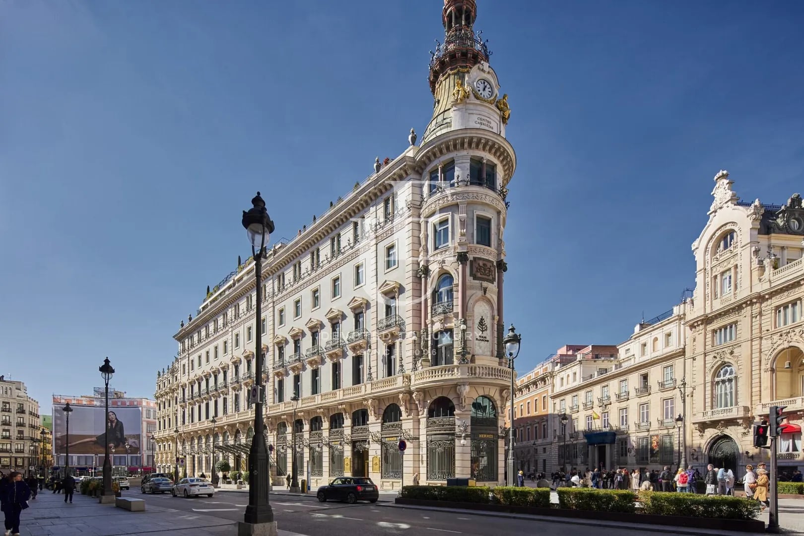 Елегантен апартамент в брандирана резиденция Four Seasons Madrid