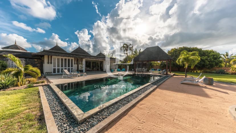 Елегантна вила в престижния Tamarina Golf Estate