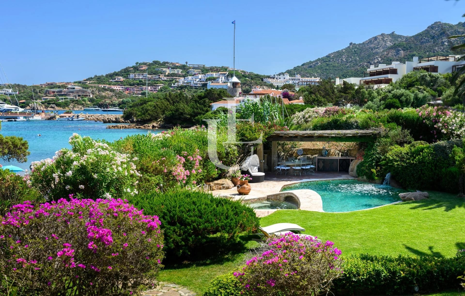 Beachfront villa in Porto Cervo Marina