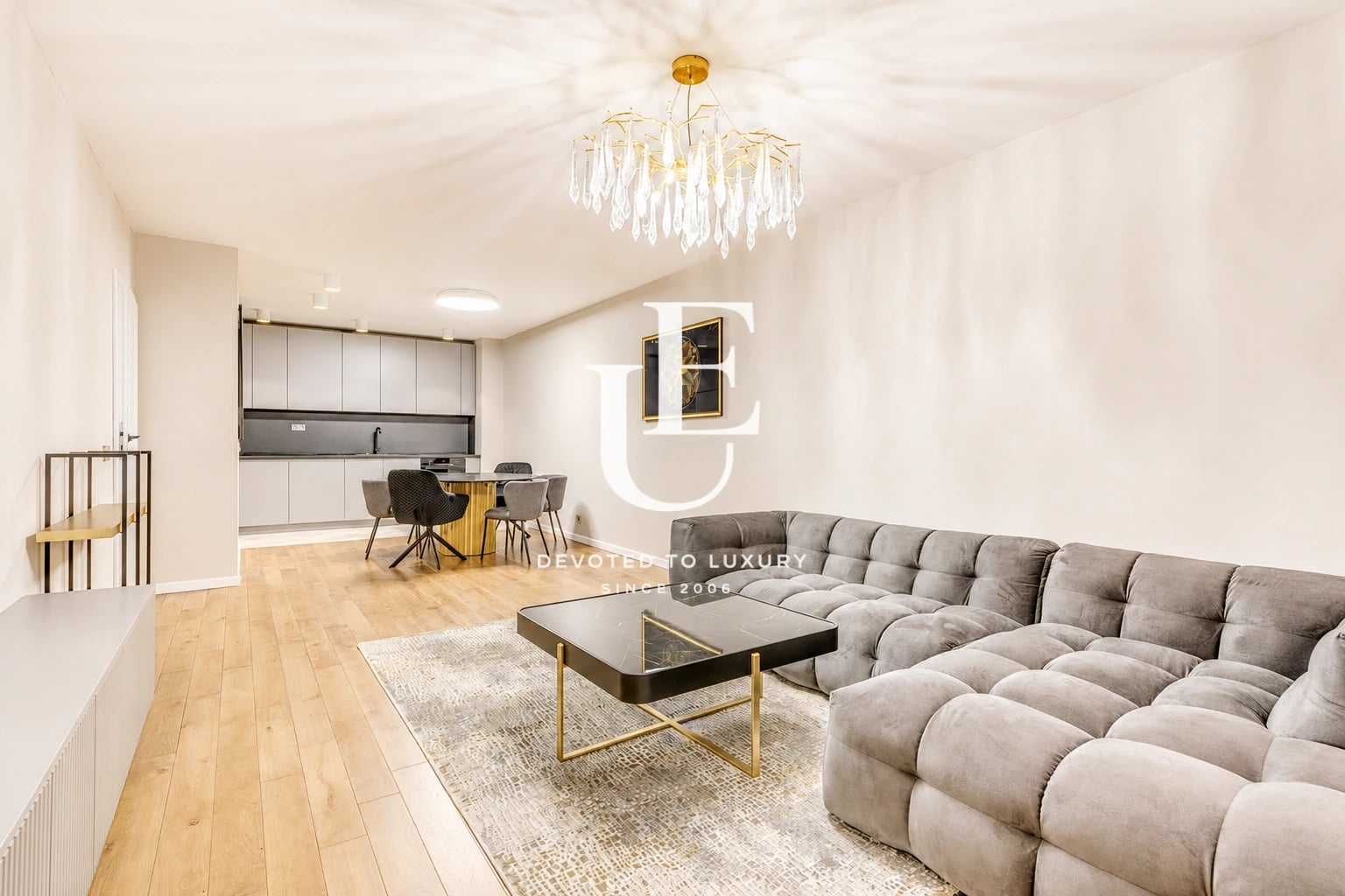 Луксозен тристаен апартамент под наем в Light View