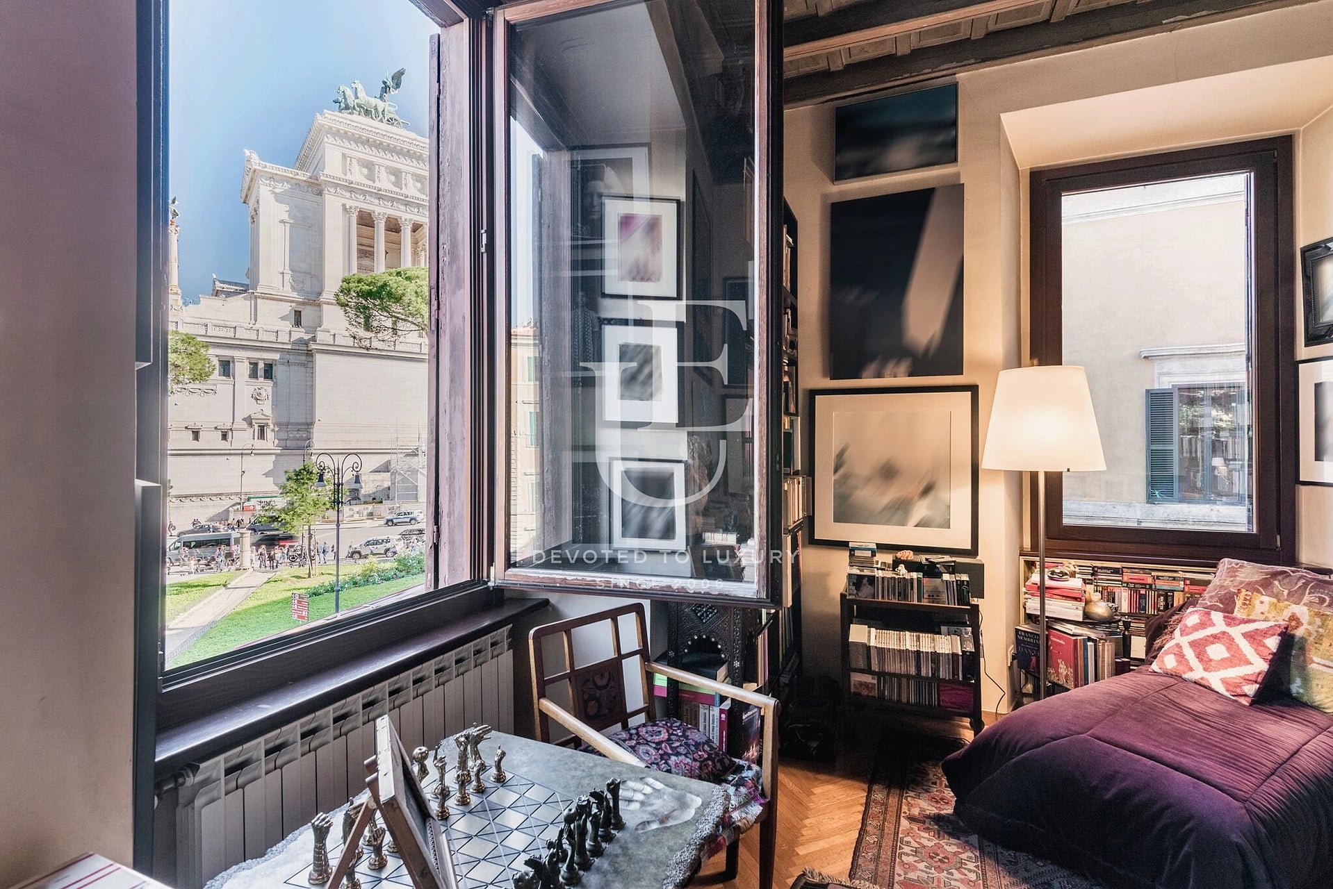 Luxury four-bedroom apartment in the heart of Rome