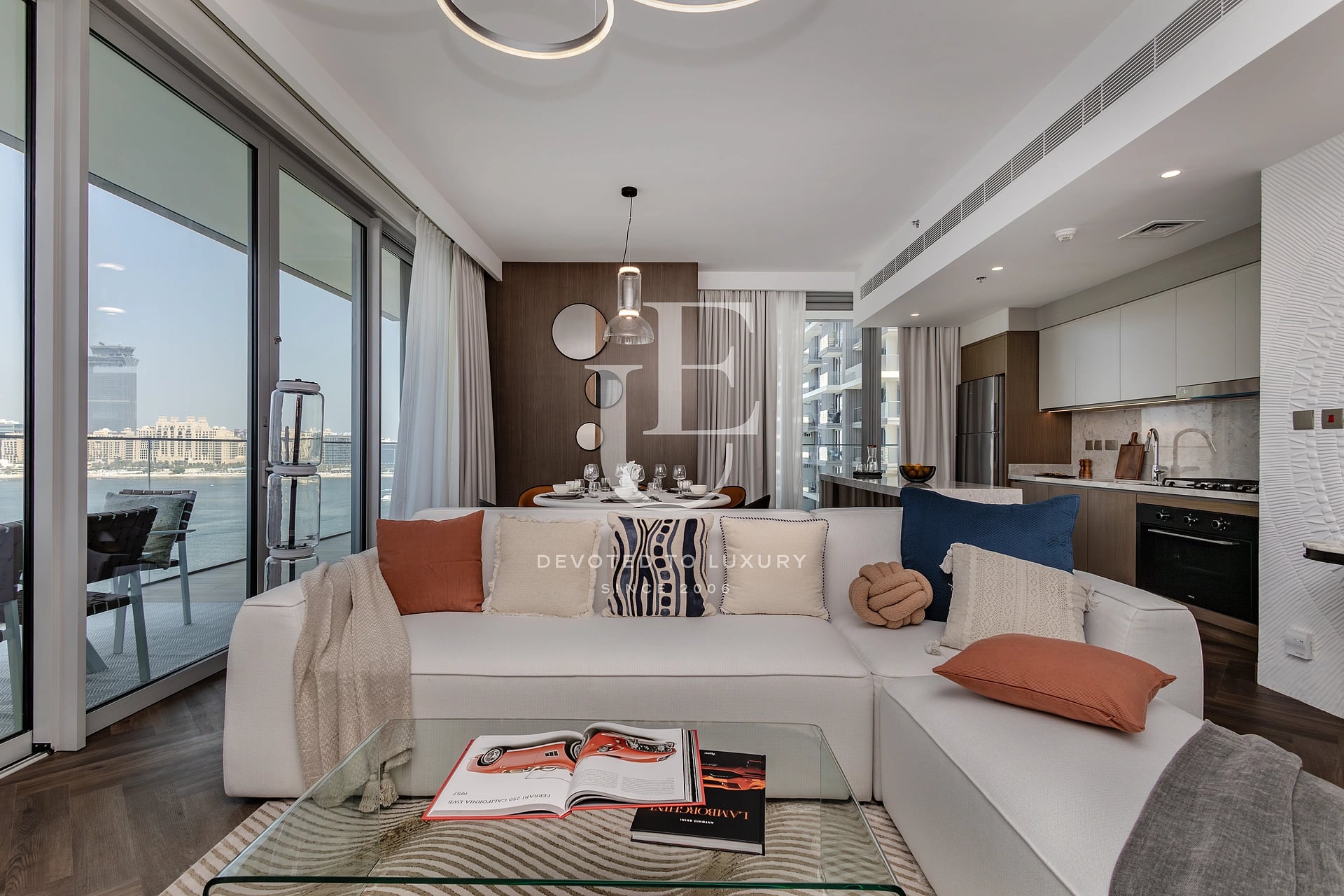Елегантна резиденция с три спални в EMAAR Beachfront