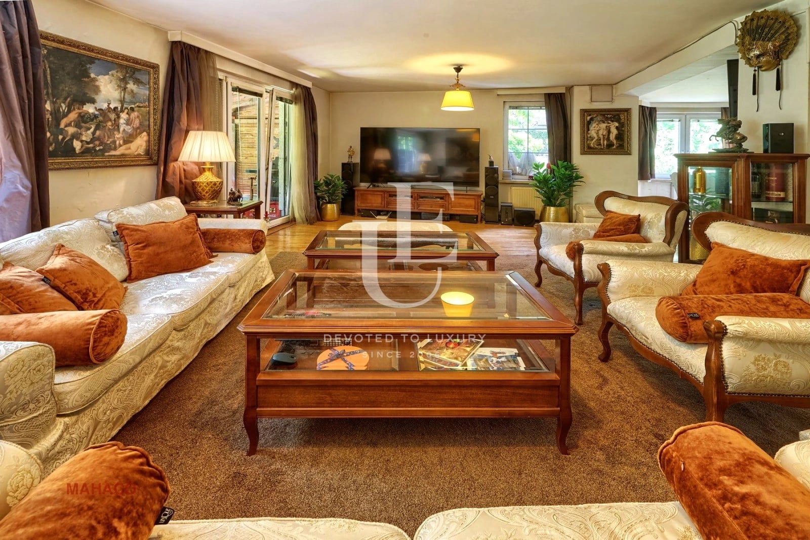Elegant Family Residence with Private Garden and Covered Veranda in Simeonovo