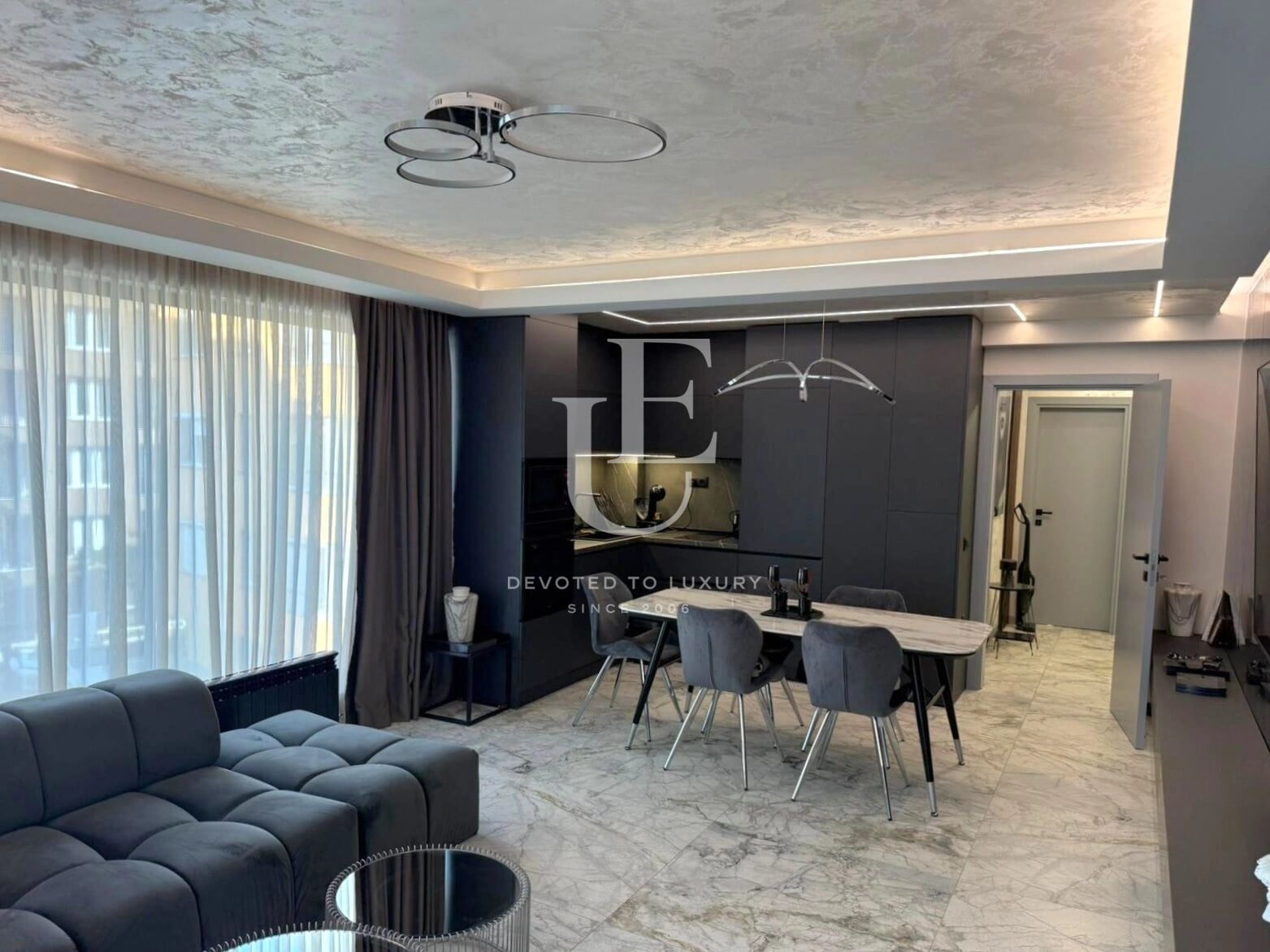 Луксозен чисто нов апартамент за продажба в Smart Tower