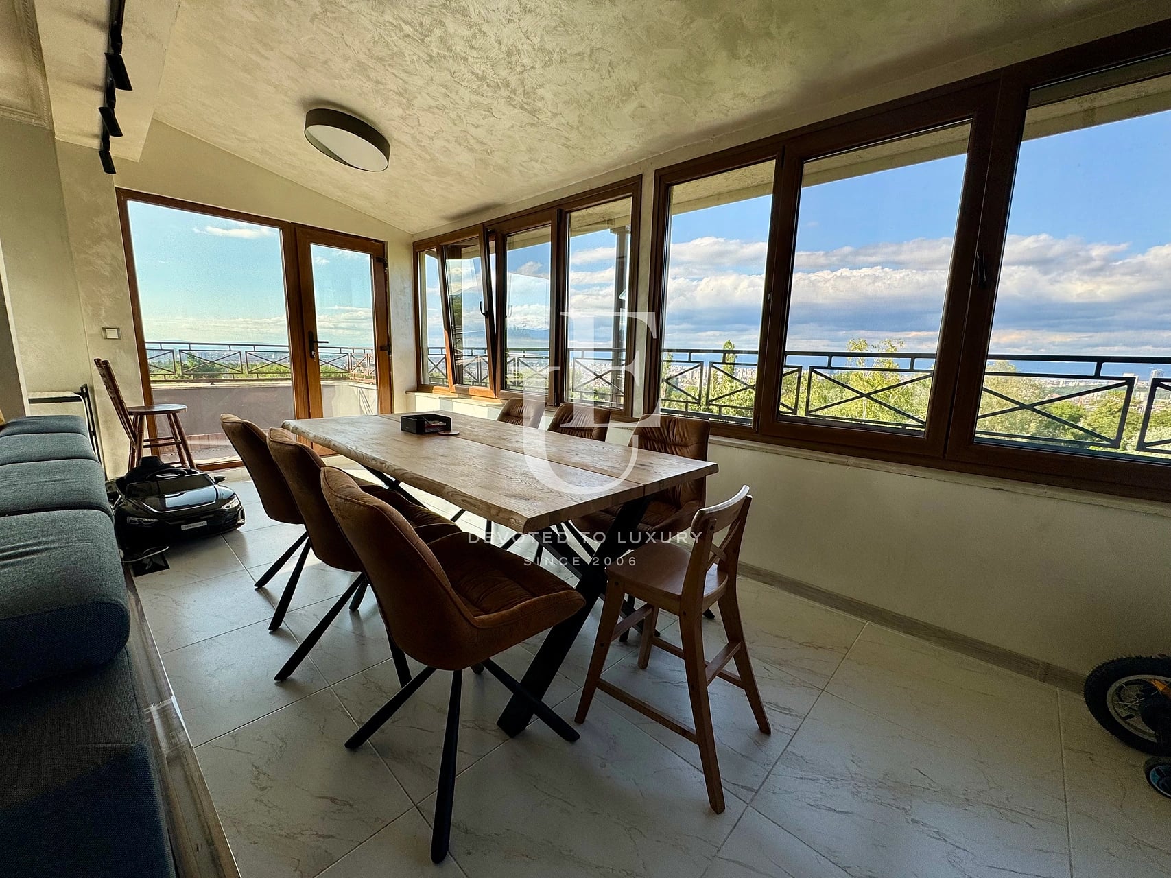 5-bedroom flat for rent with beautiful views