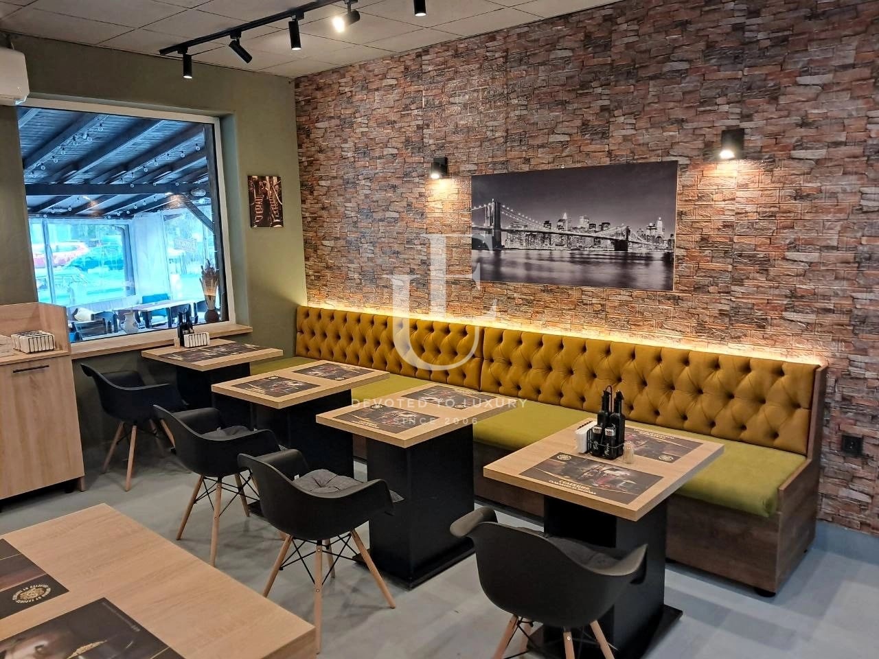 Restaurant for sale in a communicative location