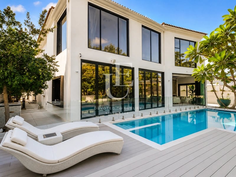 Премиум резиденция за продажба с дизайнерски интериор в Jumeirah Golf Estates
