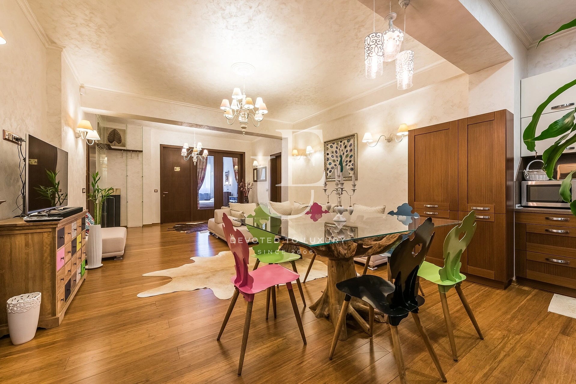 Spacious Three-Bedroom City Apartment on Rakovski Street
