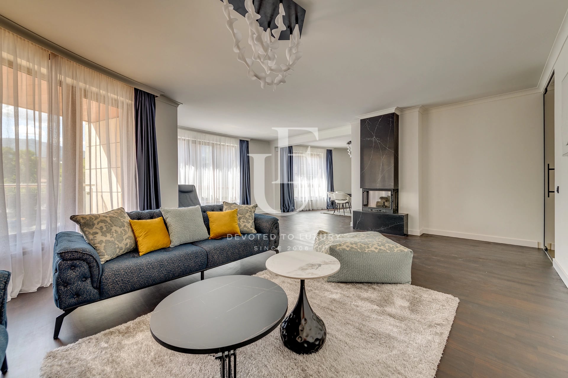 SPACE AND LUXURY IN ONE — EXCLUSIVE APARTMENT WITH AREA OF 220 SQ.M IN THE IZTOK DISTRICT