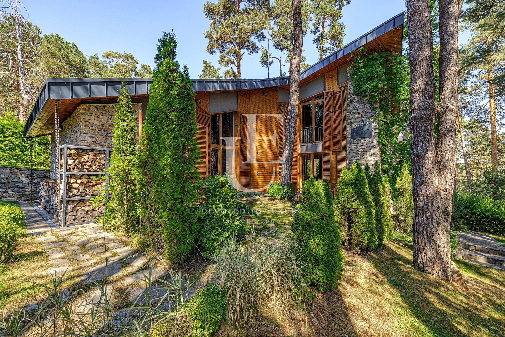 Boutique property in Tsigov Chark with a panoramic view of Batak Reservoir