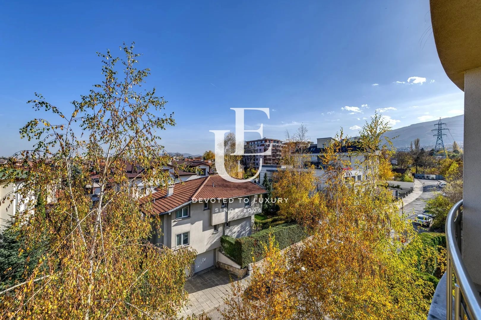 Four-room apartment for rent with utilities included in the Krastova Vada neighborhood, just meters from "Petar Beron" School"