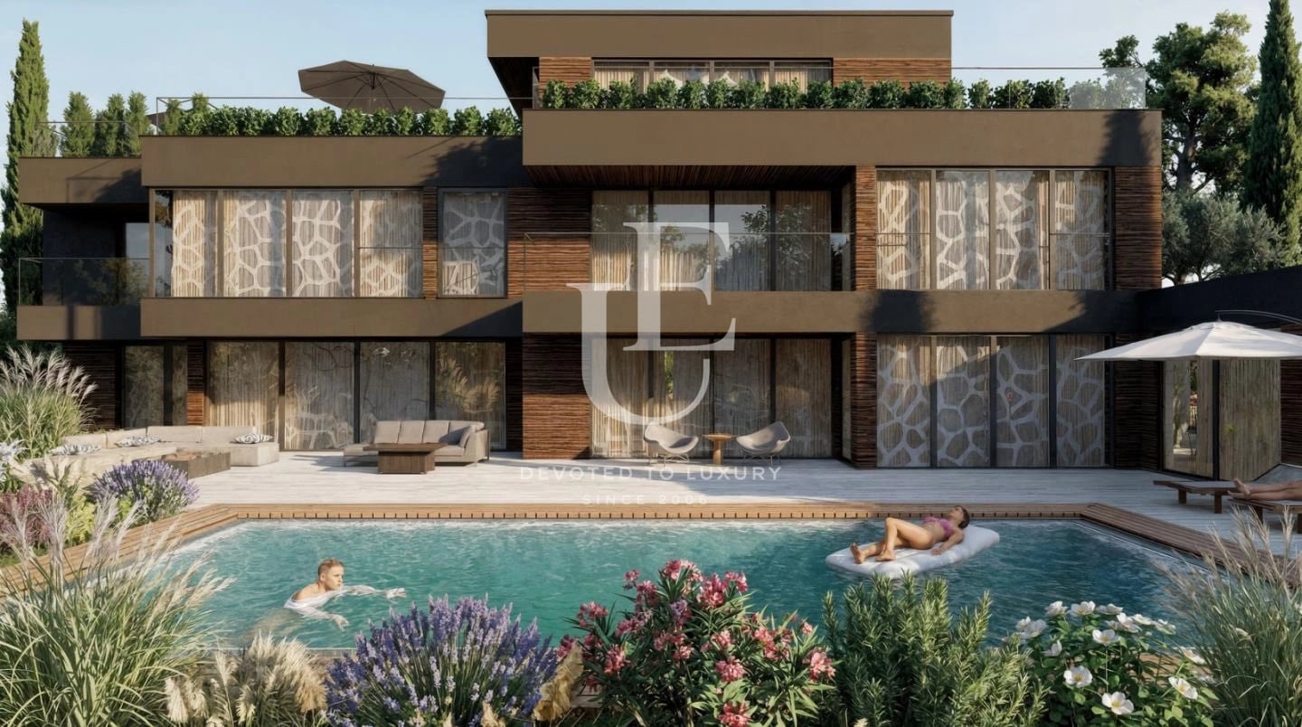 Urban Residence with Private Pool and Panoramic Rooftop Terrace