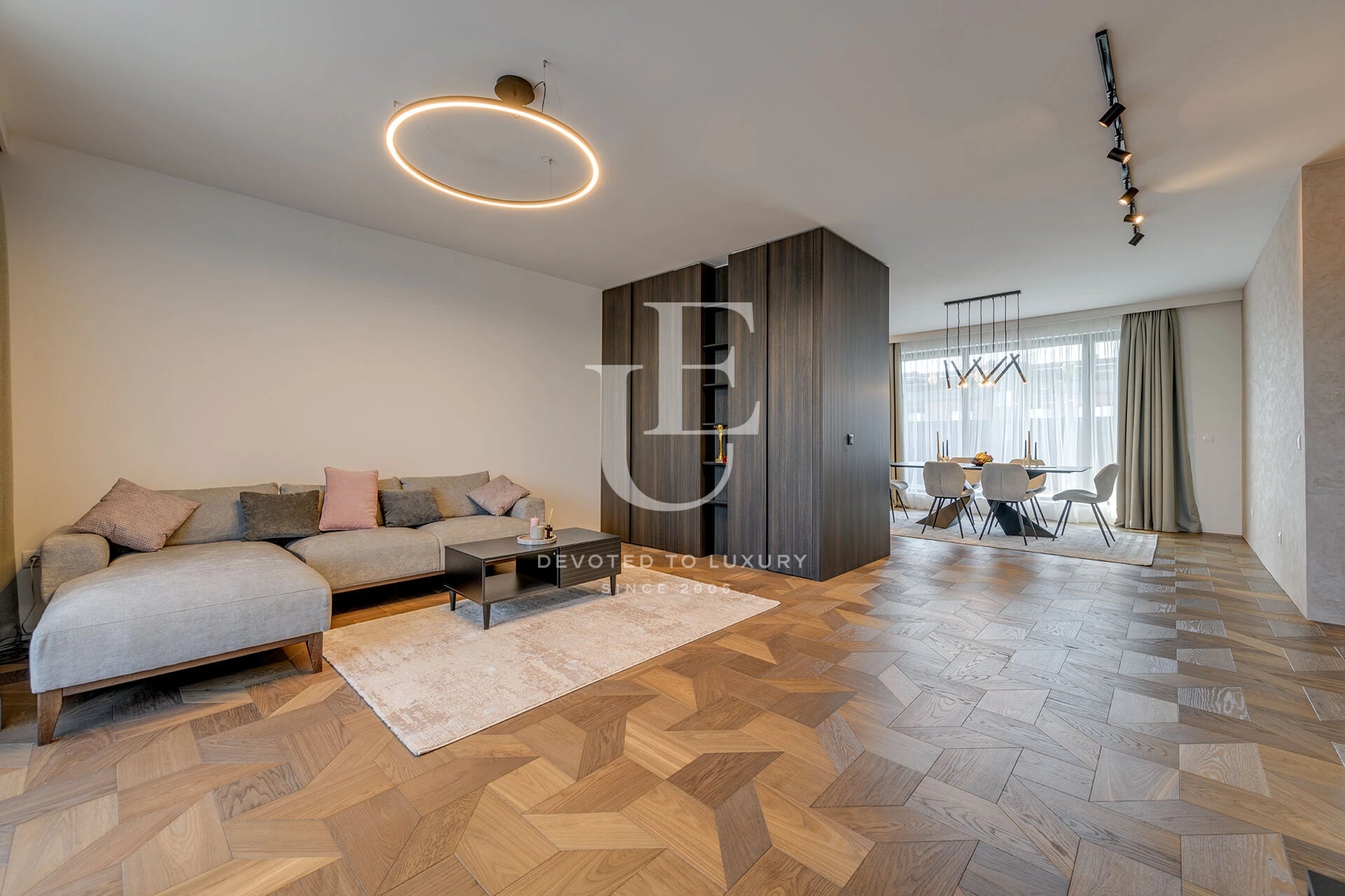 Designer penthouse with a unique view for rent