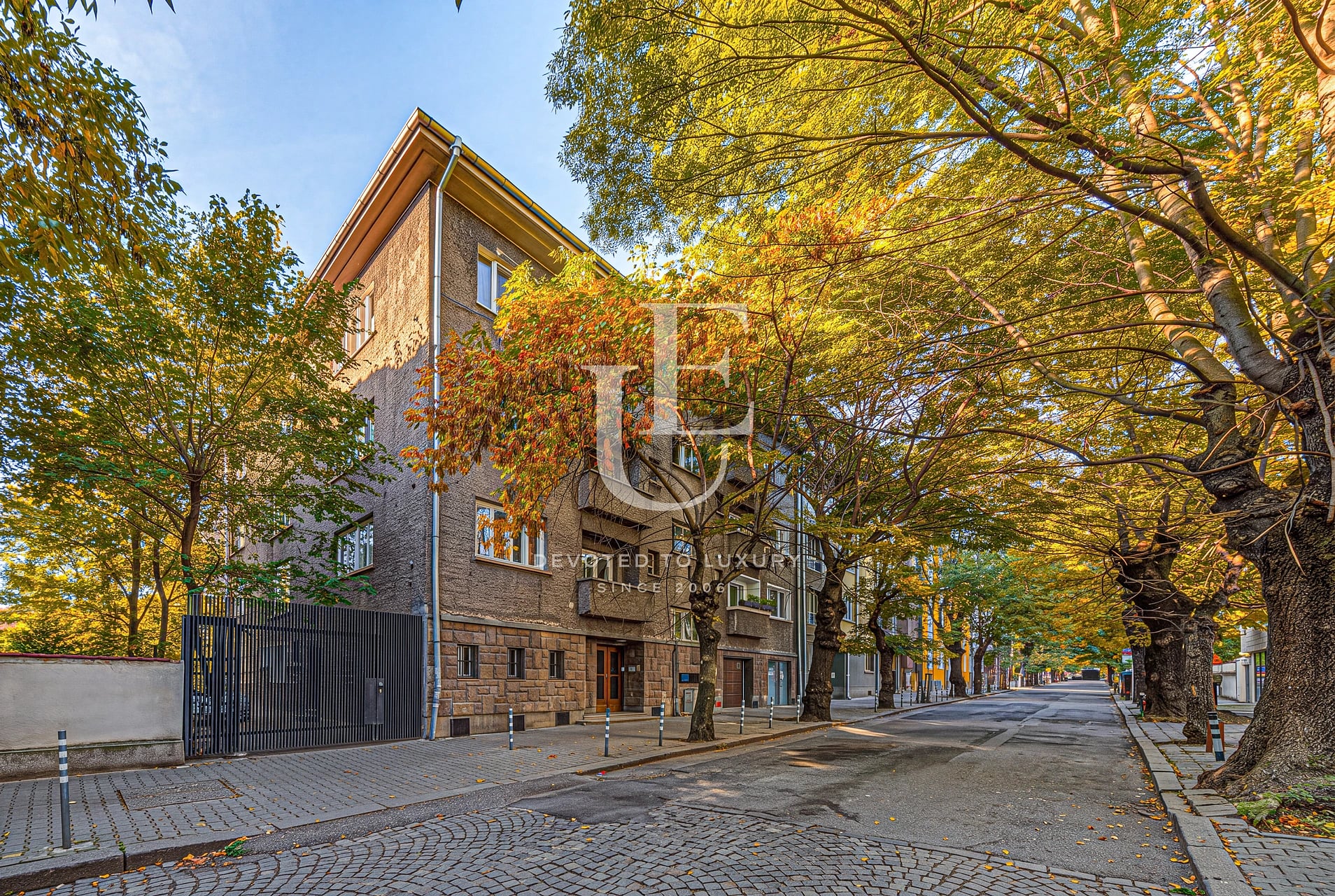 Doctors' Garden, spacious aristocratic apartment for sale