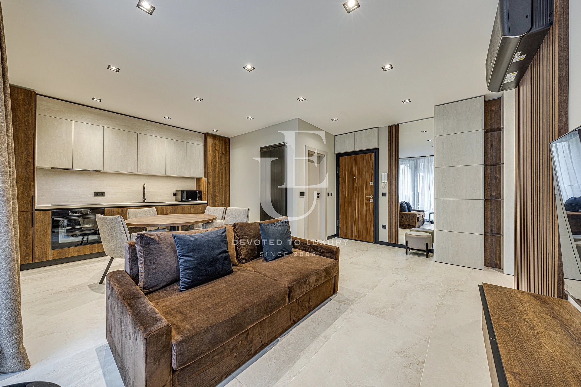 Brand-New One-Bedroom Apartment for Sale with Designer Furnishings and a South-Facing Aspect in Manastirski Livadi – East