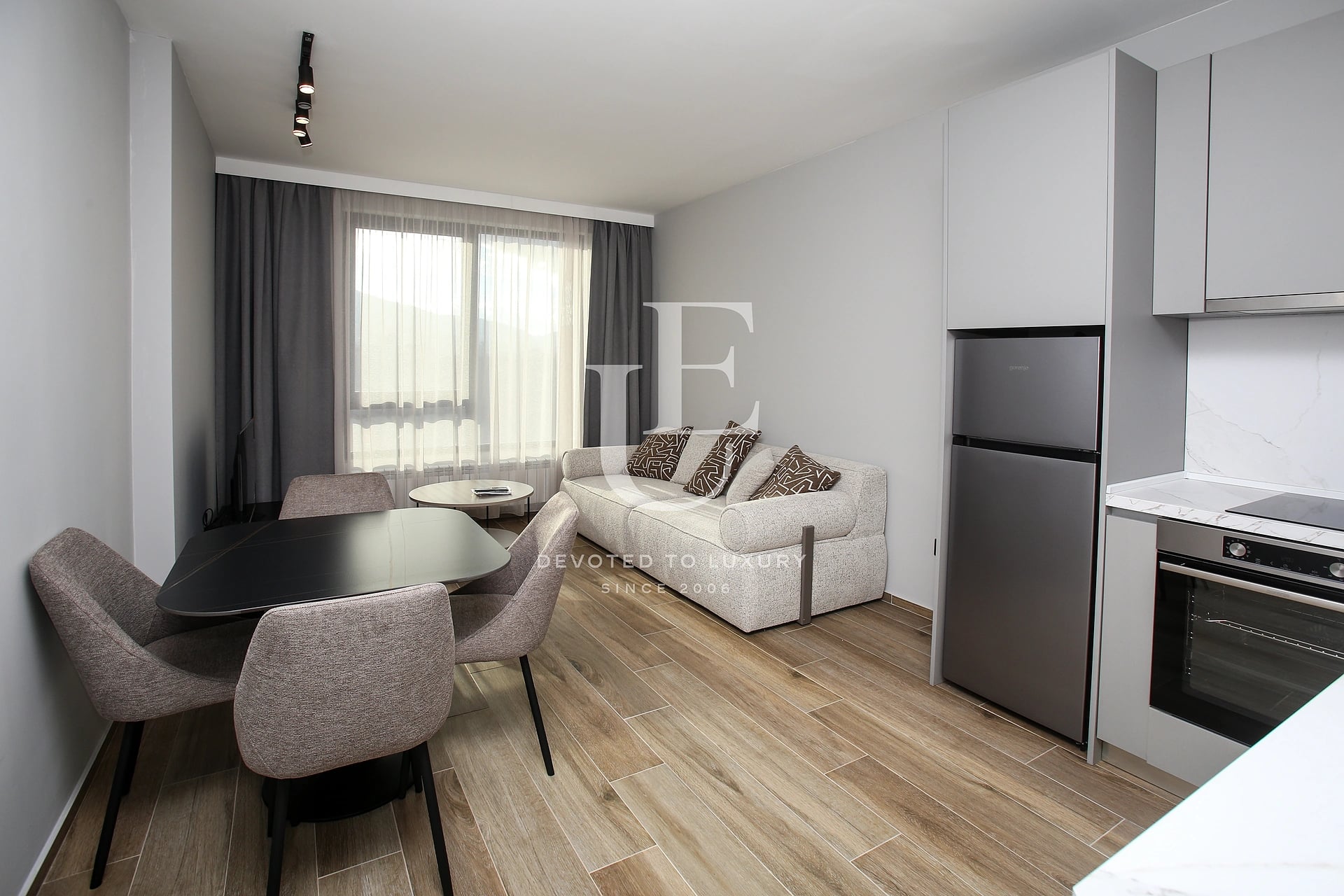 One-bedroom apartment for rent in a new luxury building with an elevator