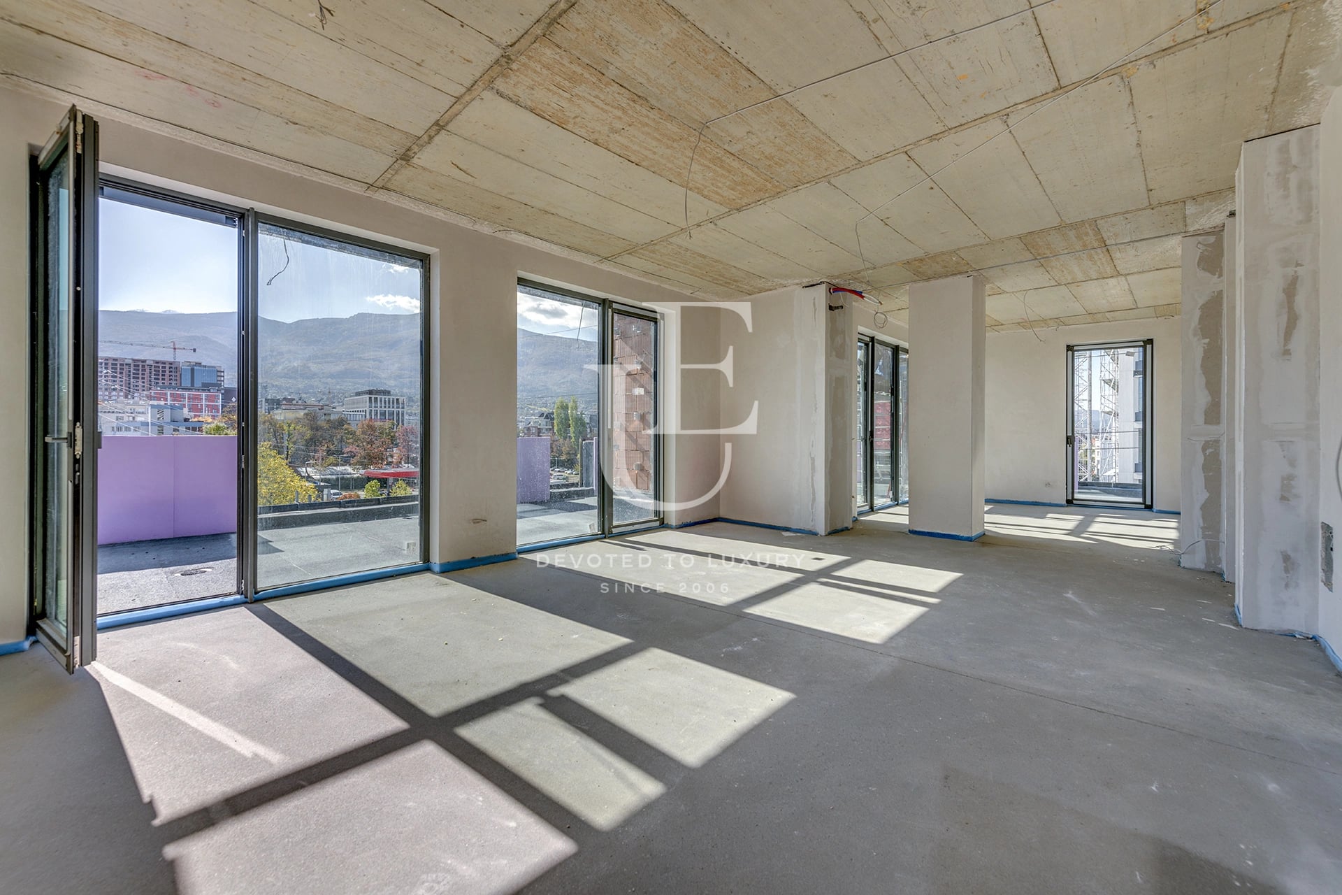 Four-room apartment for sale near Paradise Mall