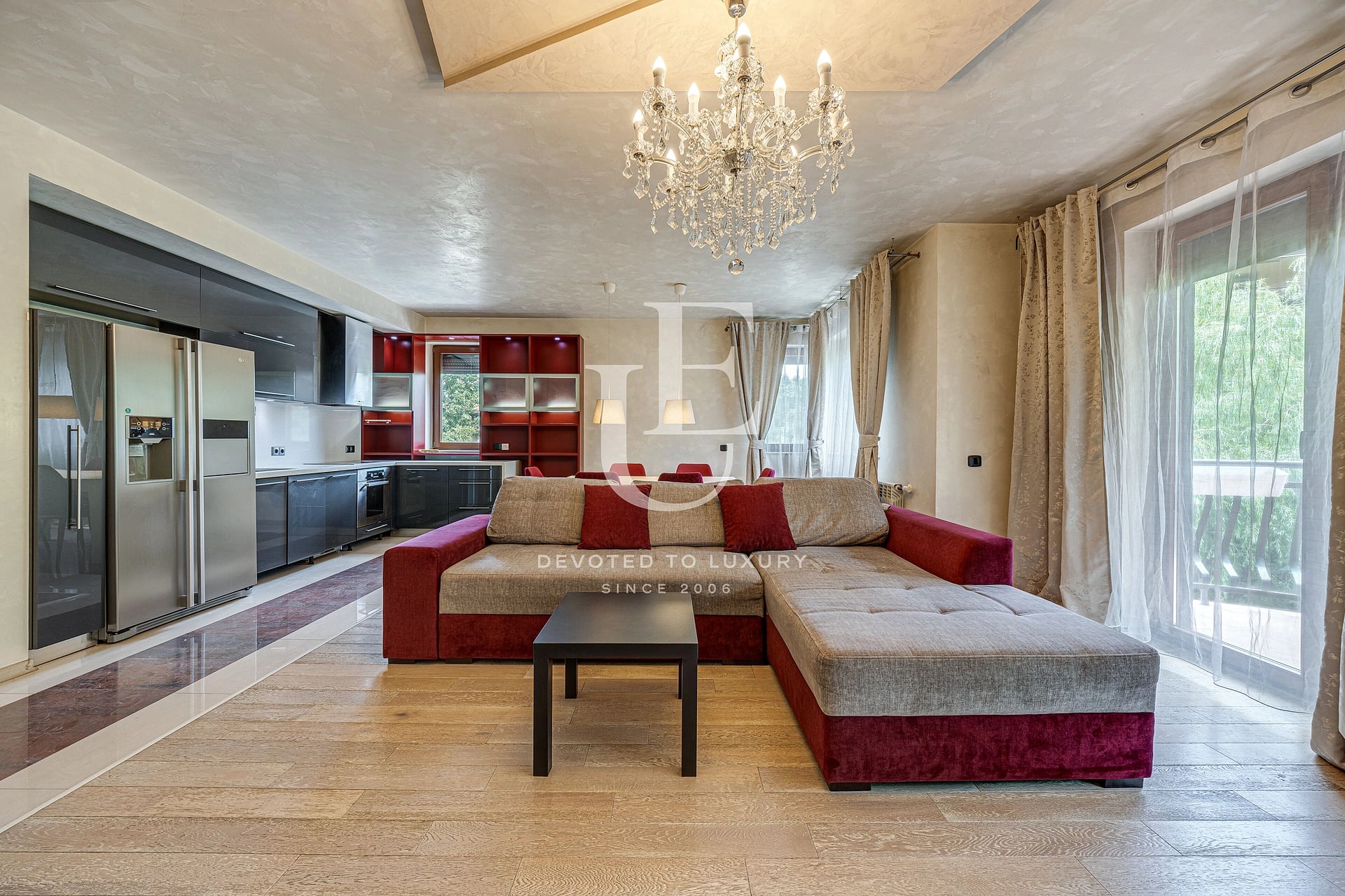 Spacious 3-bedroom apartment in Maxi complex